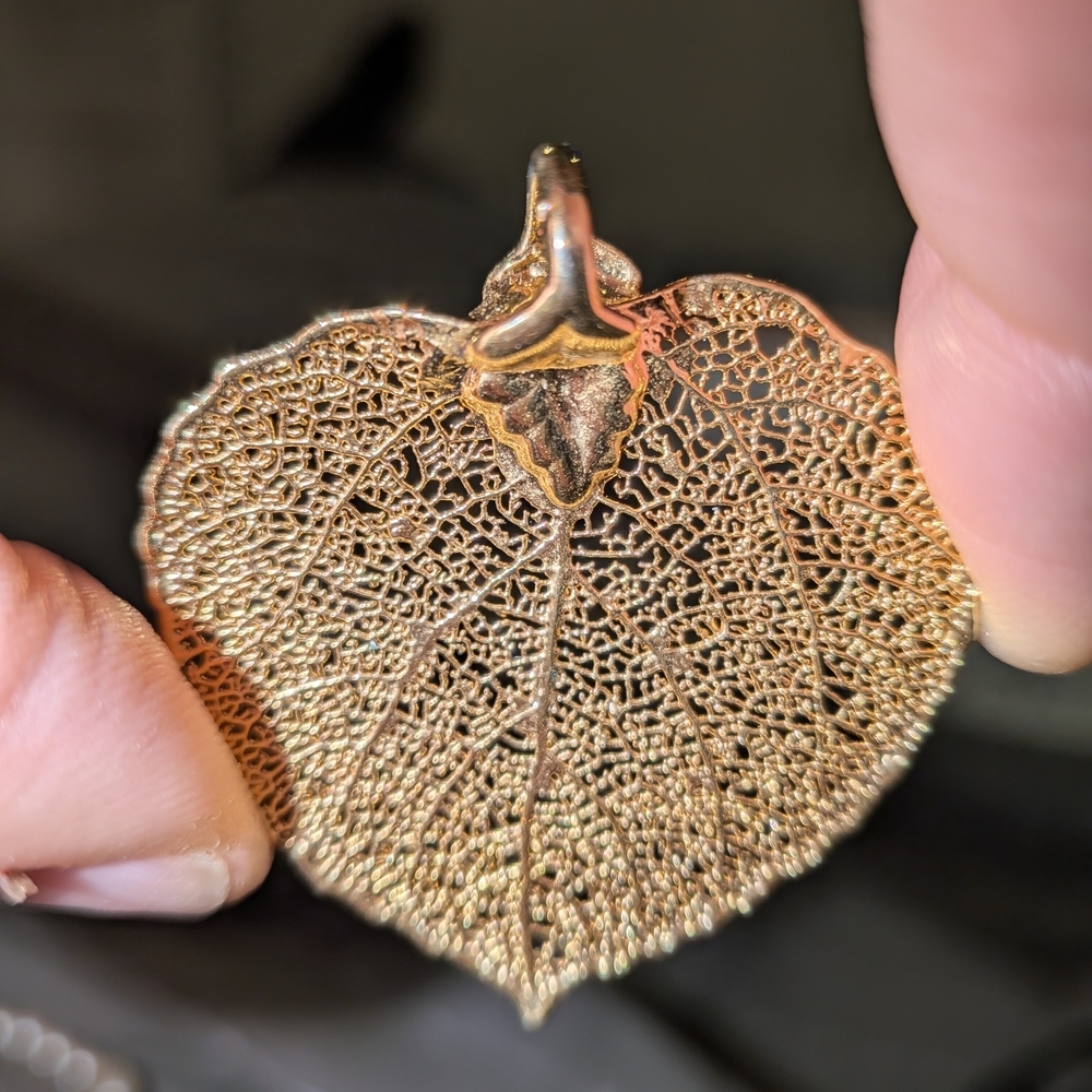 Vintage Gold Aspen Leaf